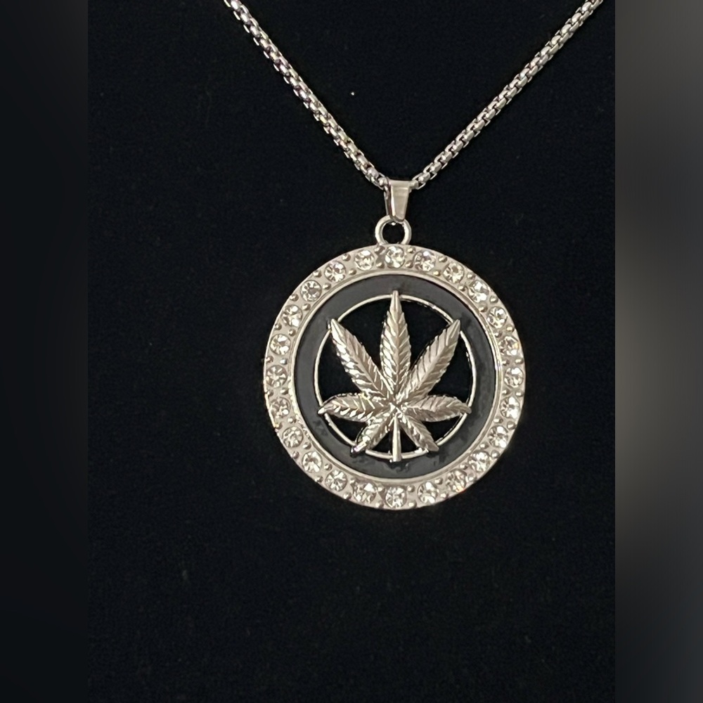 Men *420 Pendant Necklace - Picture 5 of 5